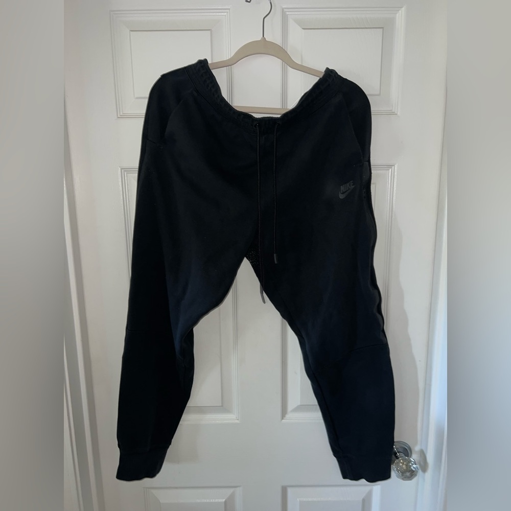 Nike tech fleece black sweat pants